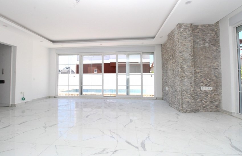 Detached Villa with Large Garden and Private Pool in Kadriye 12