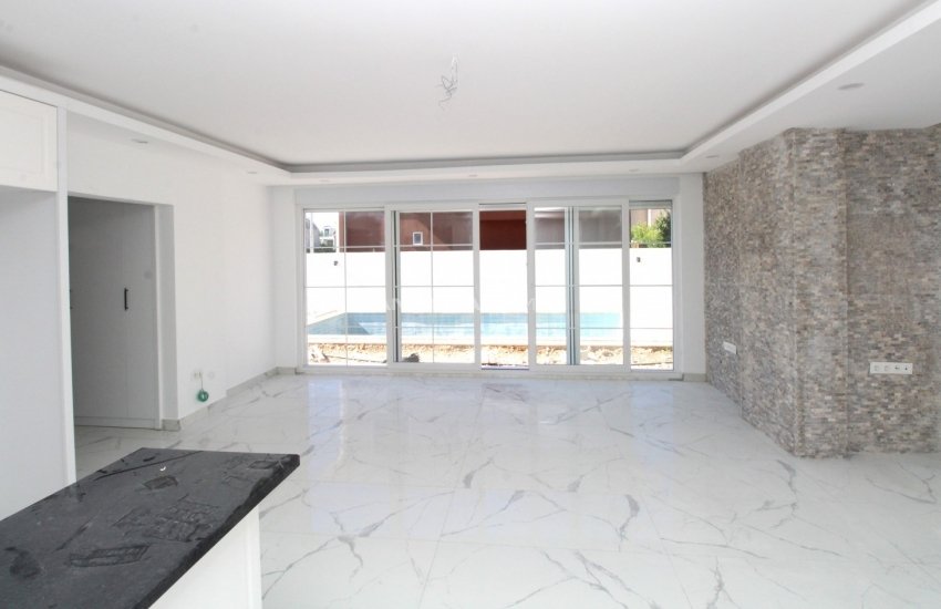 Detached Villa with Large Garden and Private Pool in Kadriye 16