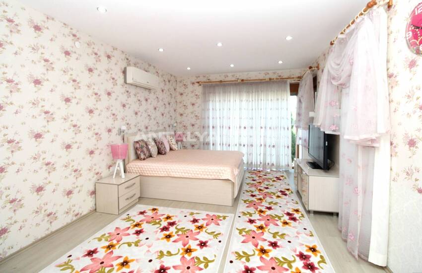 Furnished Villa with Private Pools and Garden in Belek 41