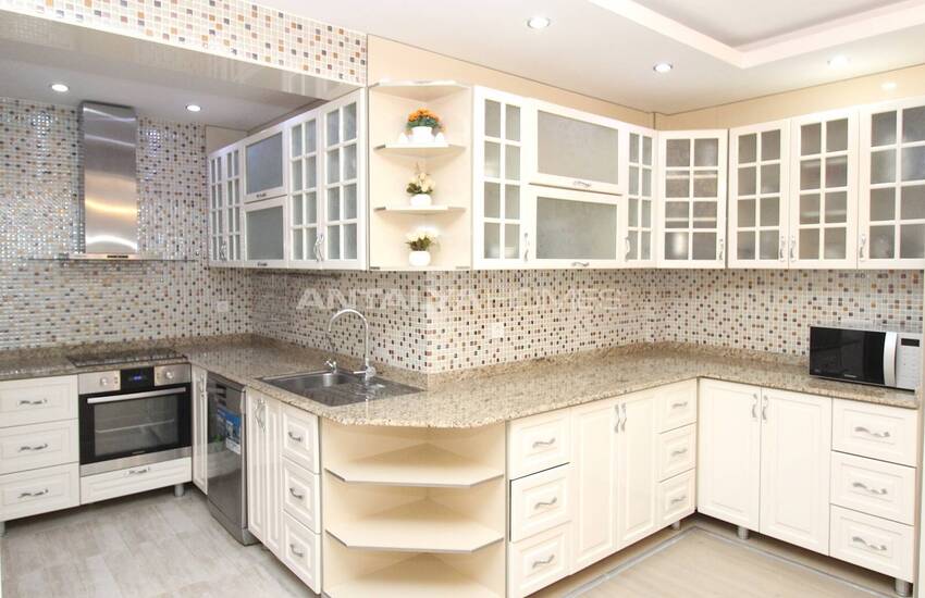 Furnished Villa with Private Pools and Garden in Belek 35