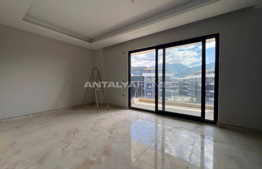 Real Estate in a Complex with Swimming Pool in Alanya Oba 10
