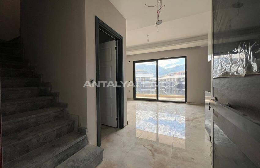 Real Estate in a Complex with Swimming Pool in Alanya Oba 14