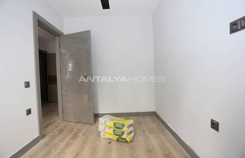 New Flat in a Building with Parking Lot in Antalya Center 16