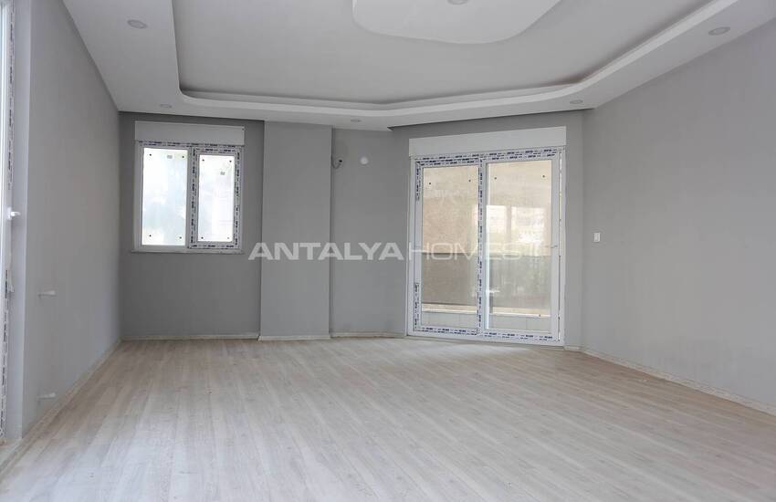 Spacious Apartments with Closed Parking Lot in Muratpaşa 12