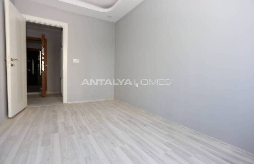Spacious Apartments with Closed Parking Lot in Muratpaşa 22