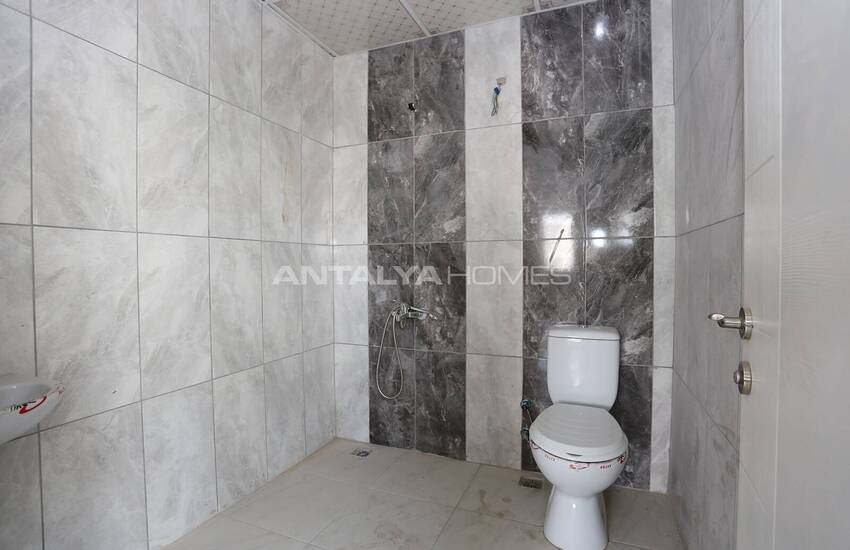 Spacious Apartments with Closed Parking Lot in Muratpaşa 25