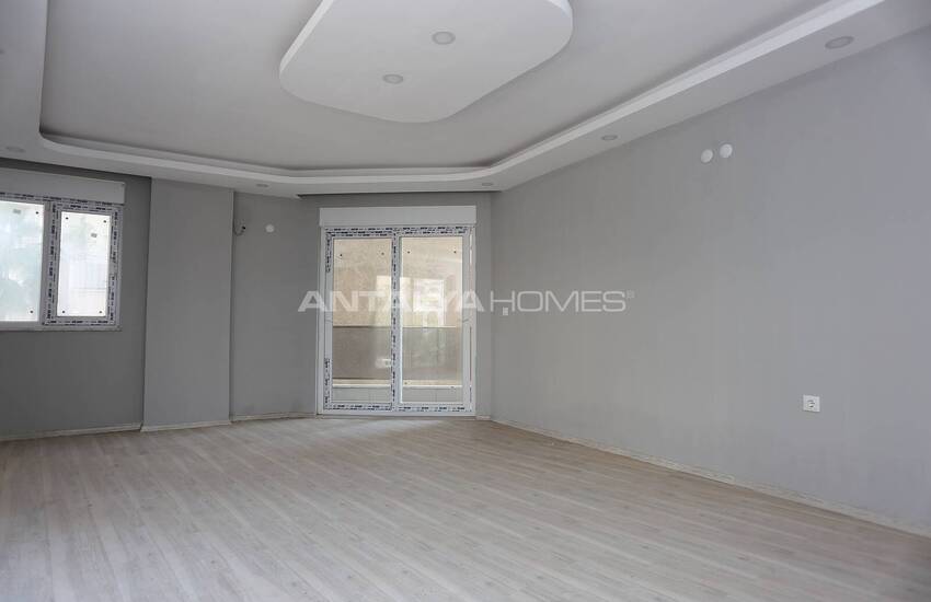 Spacious Apartments with Closed Parking Lot in Muratpaşa 13