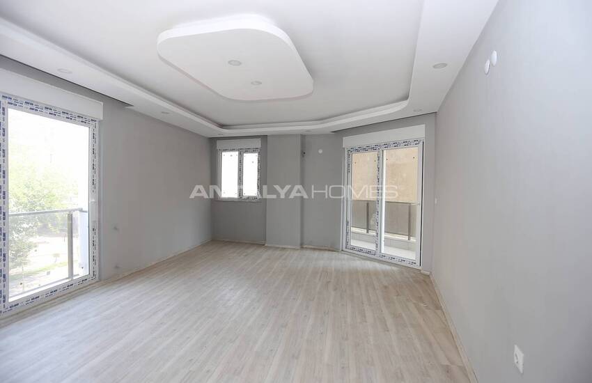 Spacious Apartments with Closed Parking Lot in Muratpaşa 14