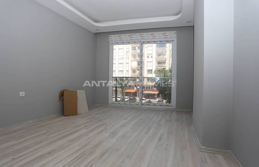 Spacious Apartments with Closed Parking Lot in Muratpaşa 19