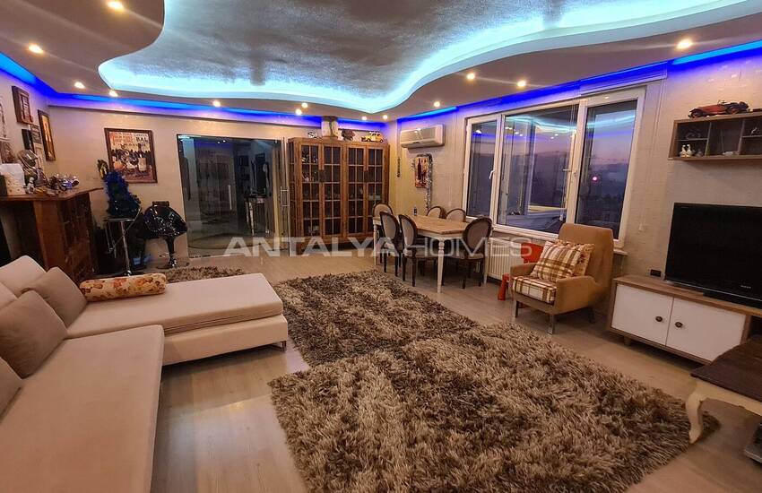 Spacious Apartment in a Complex with Swimming Pool in Muratpasa 17