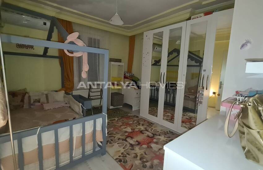 Spacious Apartment in a Complex with Swimming Pool in Muratpasa 26