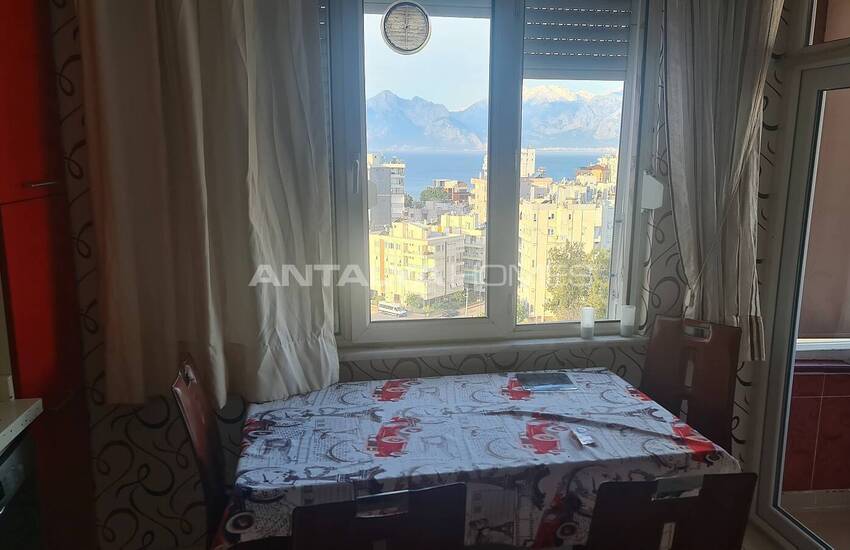 Spacious Apartment in a Complex with Swimming Pool in Muratpasa 34