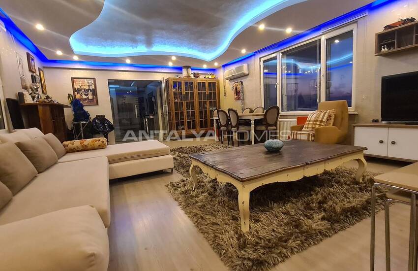 Spacious Apartment in a Complex with Swimming Pool in Muratpasa 18