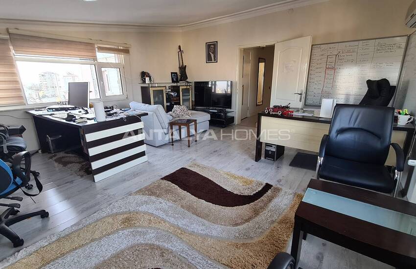 Spacious Apartment in a Complex with Swimming Pool in Muratpasa 43