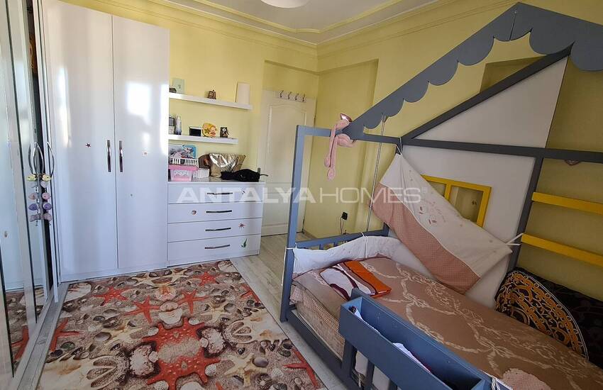 Spacious Apartment in a Complex with Swimming Pool in Muratpasa 44