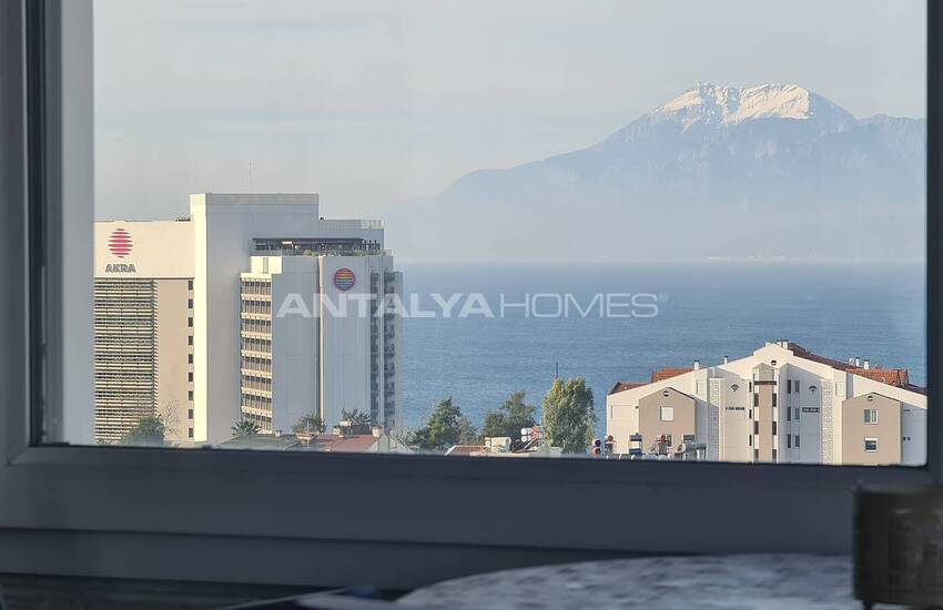 Spacious Apartment in a Complex with Swimming Pool in Muratpasa 45