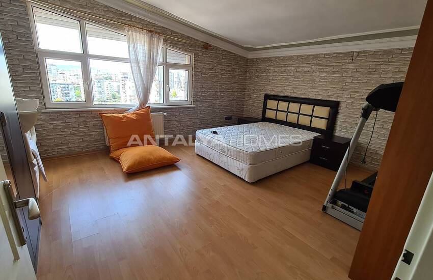 Spacious Apartment in a Complex with Swimming Pool in Muratpasa 49