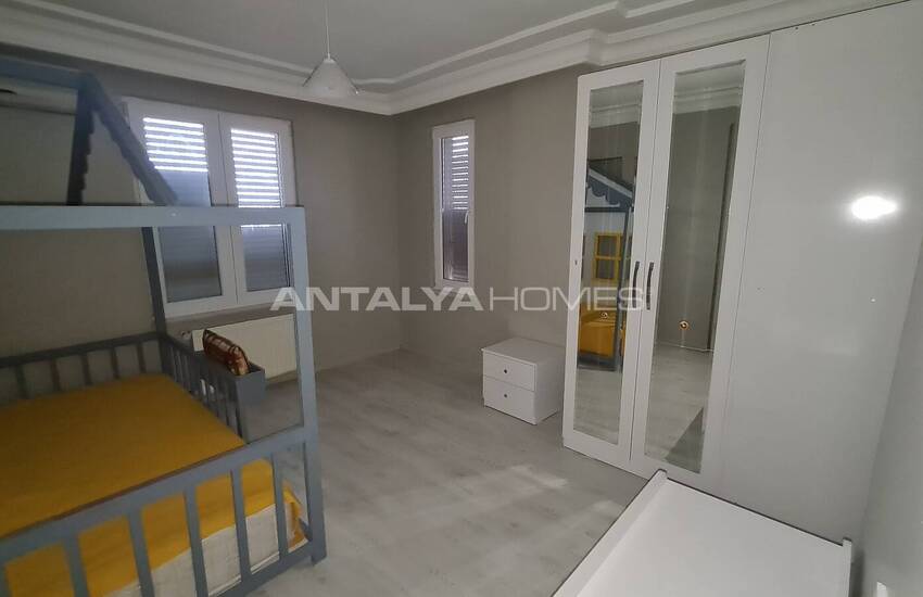 Spacious Apartment in a Complex with Swimming Pool in Muratpasa 52
