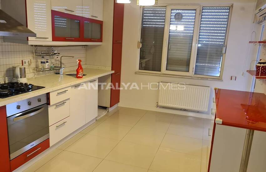 Spacious Apartment in a Complex with Swimming Pool in Muratpasa 55