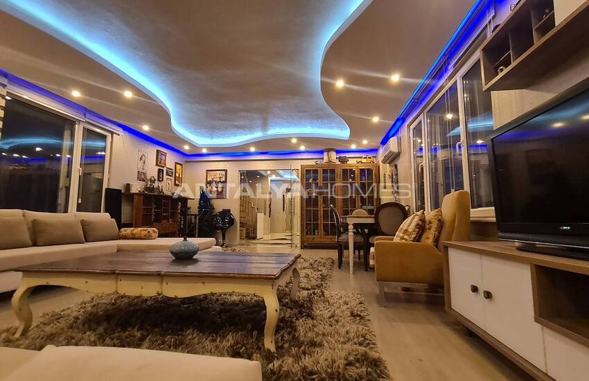 Spacious Apartment in a Complex with Swimming Pool in Muratpasa 20