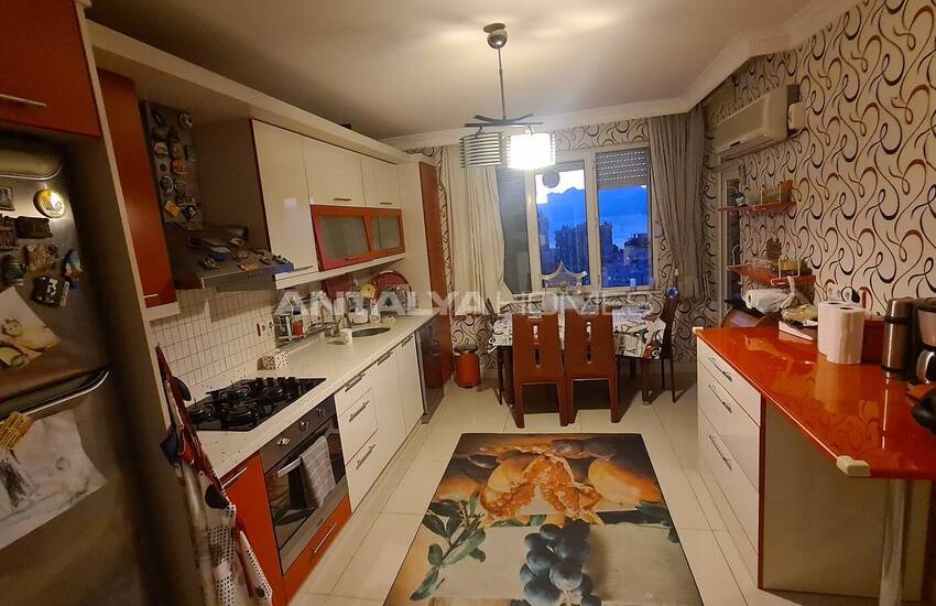 Spacious Apartment in a Complex with Swimming Pool in Muratpasa 22