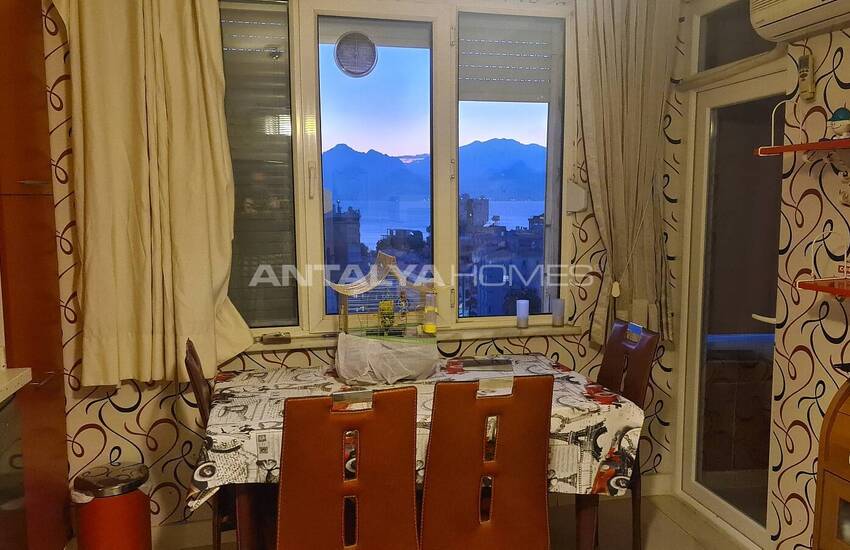 Spacious Apartment in a Complex with Swimming Pool in Muratpasa 23