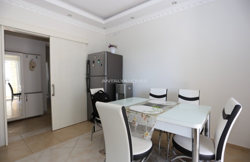 Antalya Kemerağzı’nda Anayol Üzerinde Eşyalı Satılık Daire 23