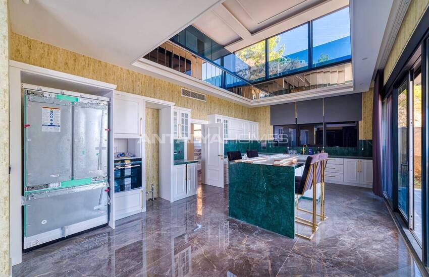 Alanya Kargıcak'ta Plaja Yakın Özel Havuzlu Lüks Malikane 9