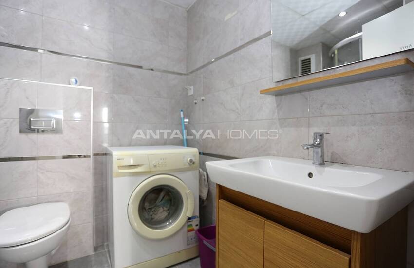 Antalya Konyaaltı'nda Denize Yakın Eşyalı Satılık Daire 16