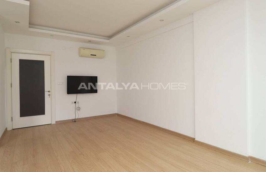 Antalya Konyaaltı'nda Denize Yakın Eşyalı Satılık Daire 8