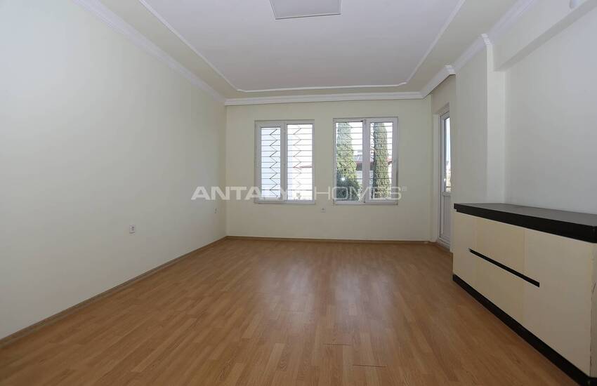 Centrally Located Flat Close to Tram Stop in Muratpasa 5