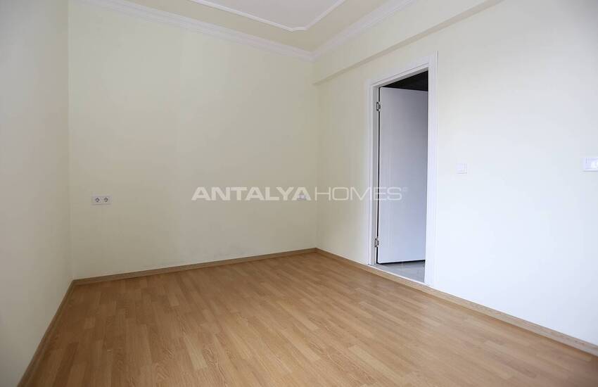 Centrally Located Flat Close to Tram Stop in Muratpasa 10