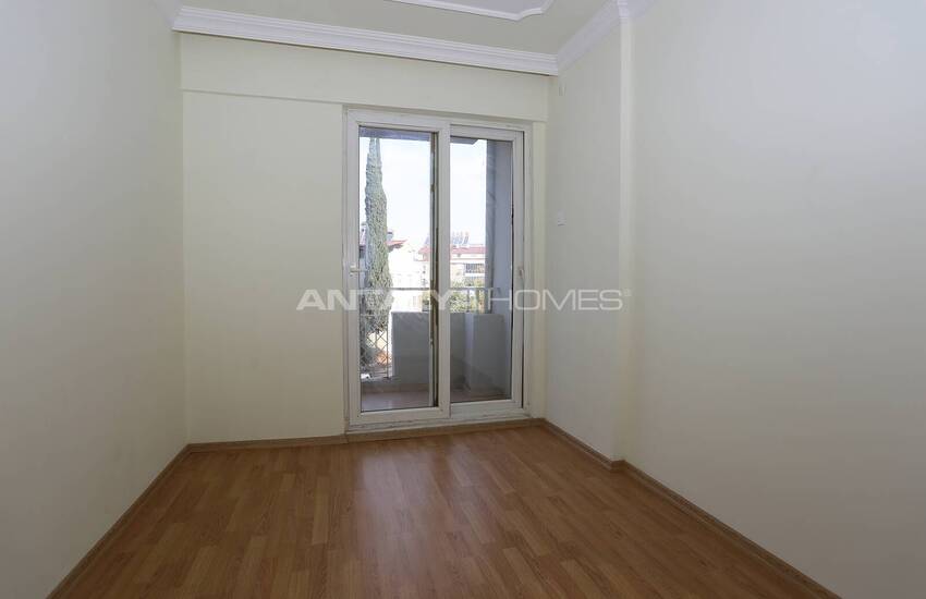 Centrally Located Flat Close to Tram Stop in Muratpasa 12