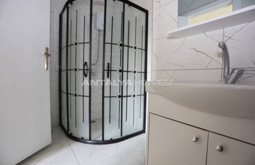 Centrally Located Flat Close to Tram Stop in Muratpasa 18