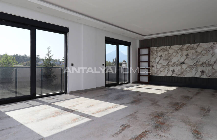 Antalya Merkeze Yakın Satılık Havuzlu Müstakil Ev 10