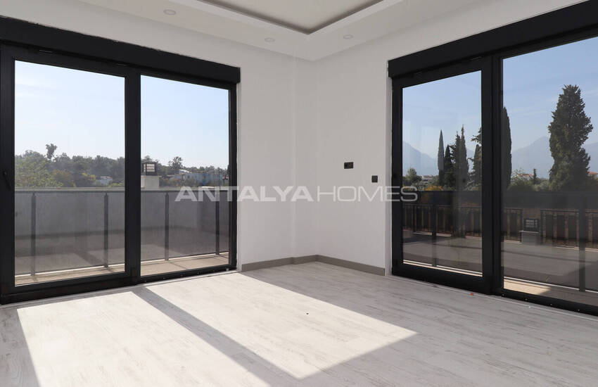 Antalya Merkeze Yakın Satılık Havuzlu Müstakil Ev 17