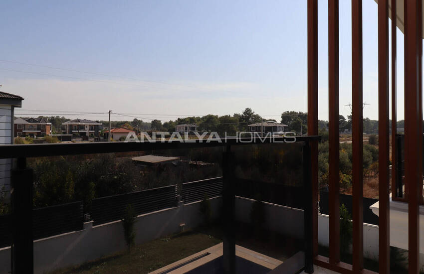 Antalya Merkeze Yakın Satılık Havuzlu Müstakil Ev 31