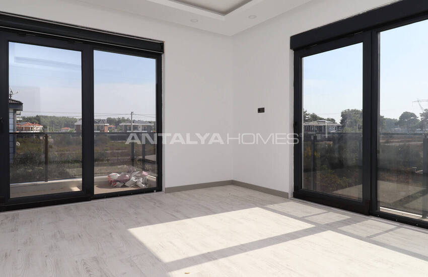 Antalya Merkeze Yakın Satılık Havuzlu Müstakil Ev 20