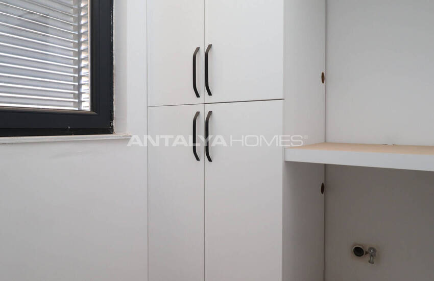 Antalya Merkeze Yakın Satılık Havuzlu Müstakil Ev 25