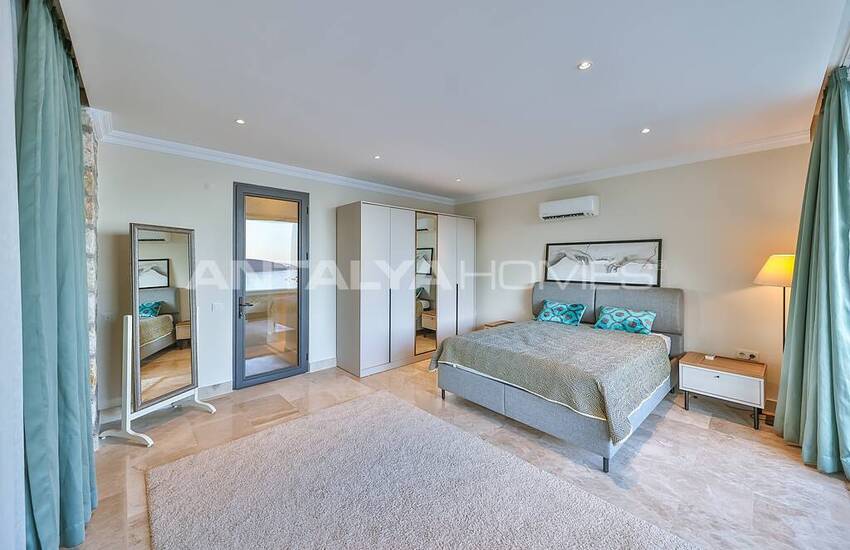 Luxury 5-bedroom Detached House with Infinity Pool in Kalkan 36