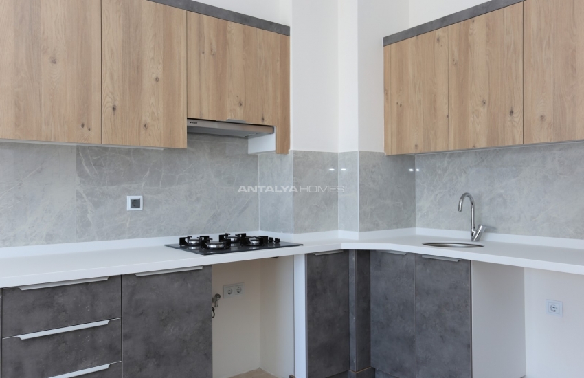 Flat in Complex with Swimming Pool in Antalya Kepez 14