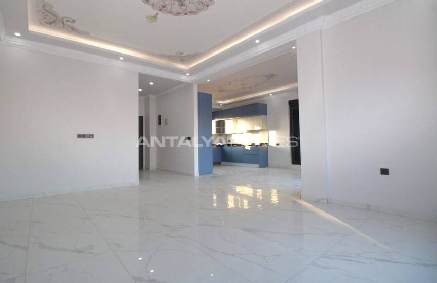 ویلاهایی با استخر و باغ نزدیک به زمین گلف در بلک 11