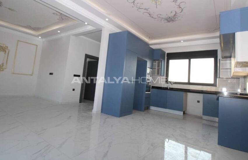 ویلاهایی با استخر و باغ نزدیک به زمین گلف در بلک 12