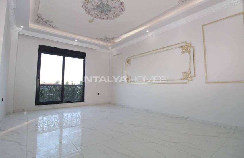 ویلاهایی با استخر و باغ نزدیک به زمین گلف در بلک 16