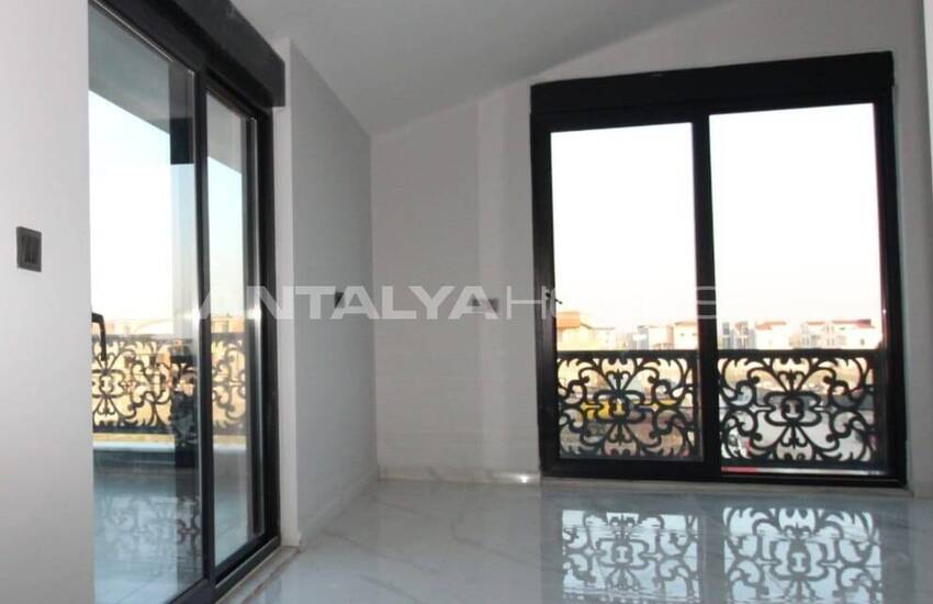 ویلاهایی با استخر و باغ نزدیک به زمین گلف در بلک 23