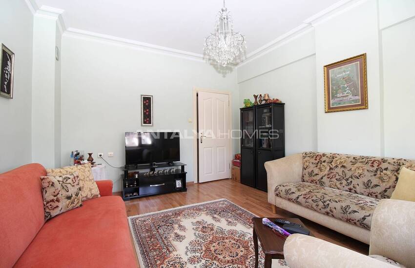 Wide and Spacious Apartment in Complex in Antalya Muratpasa 32