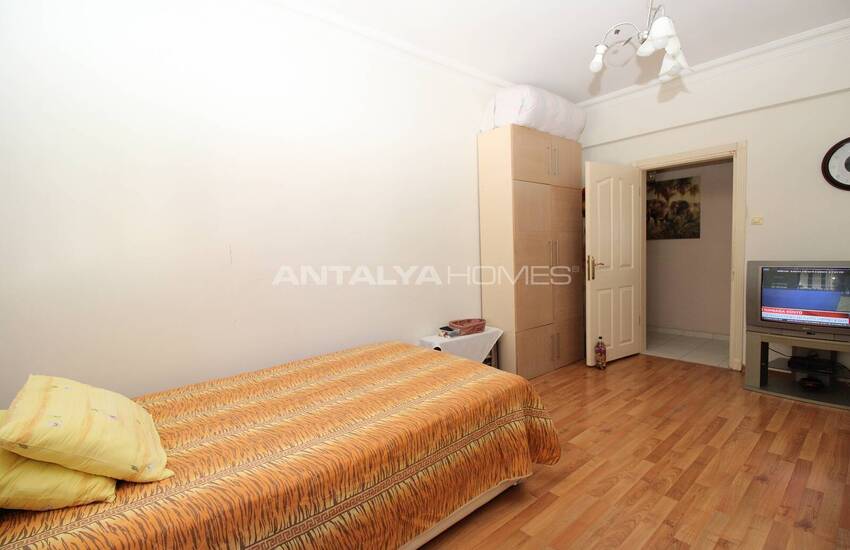 Wide and Spacious Apartment in Complex in Antalya Muratpasa 39