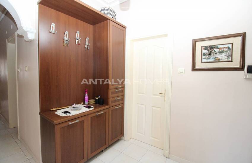 Wide and Spacious Apartment in Complex in Antalya Muratpasa 41