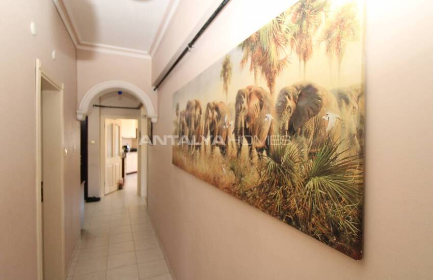 Wide and Spacious Apartment in Complex in Antalya Muratpasa 43