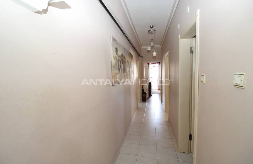 Wide and Spacious Apartment in Complex in Antalya Muratpasa 44